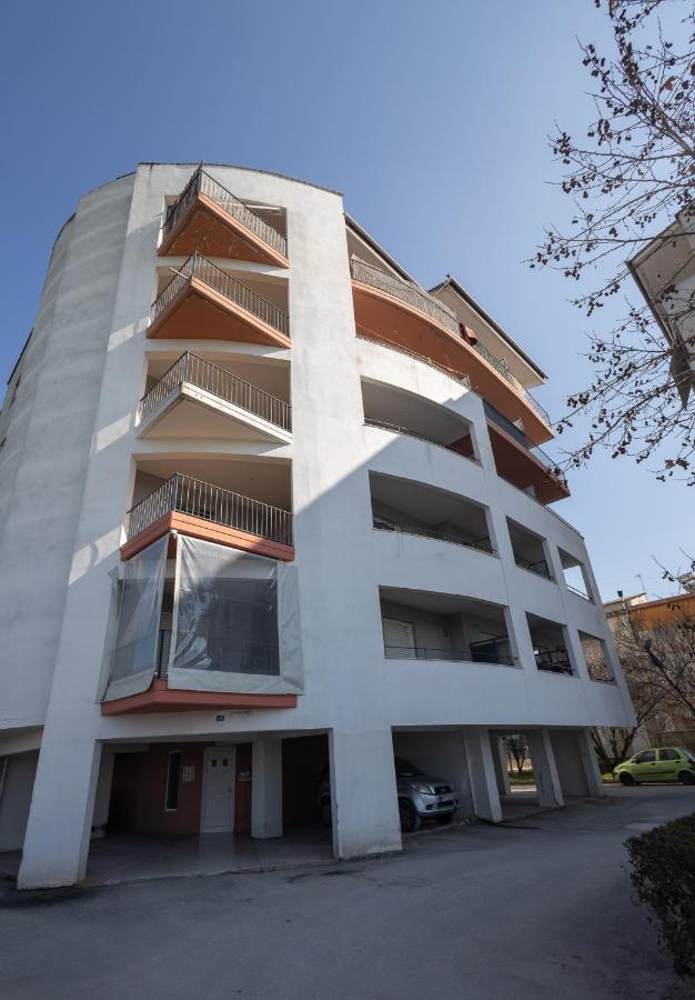 Elia Mini Suites 6 Larissa Exterior foto